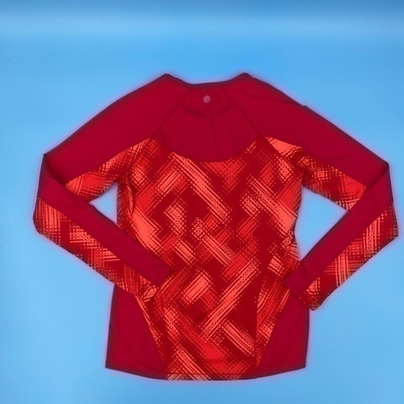 NWOT - ATHLETA Workout Long-Sleeve Shirt - Picture 2 of 3